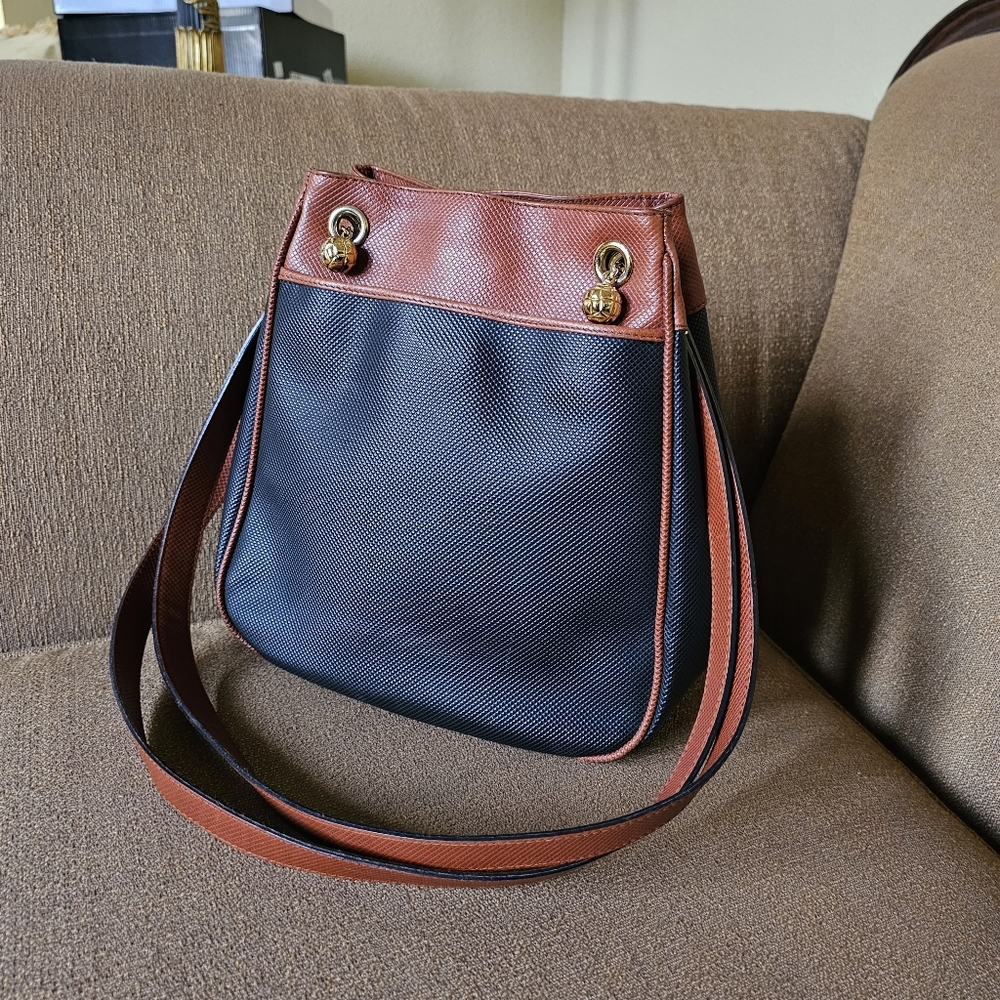 VINTAGE BOTTEGA VENETA MARCO POLO BLACK & COGNAC SHOULDER BUCKET BAG